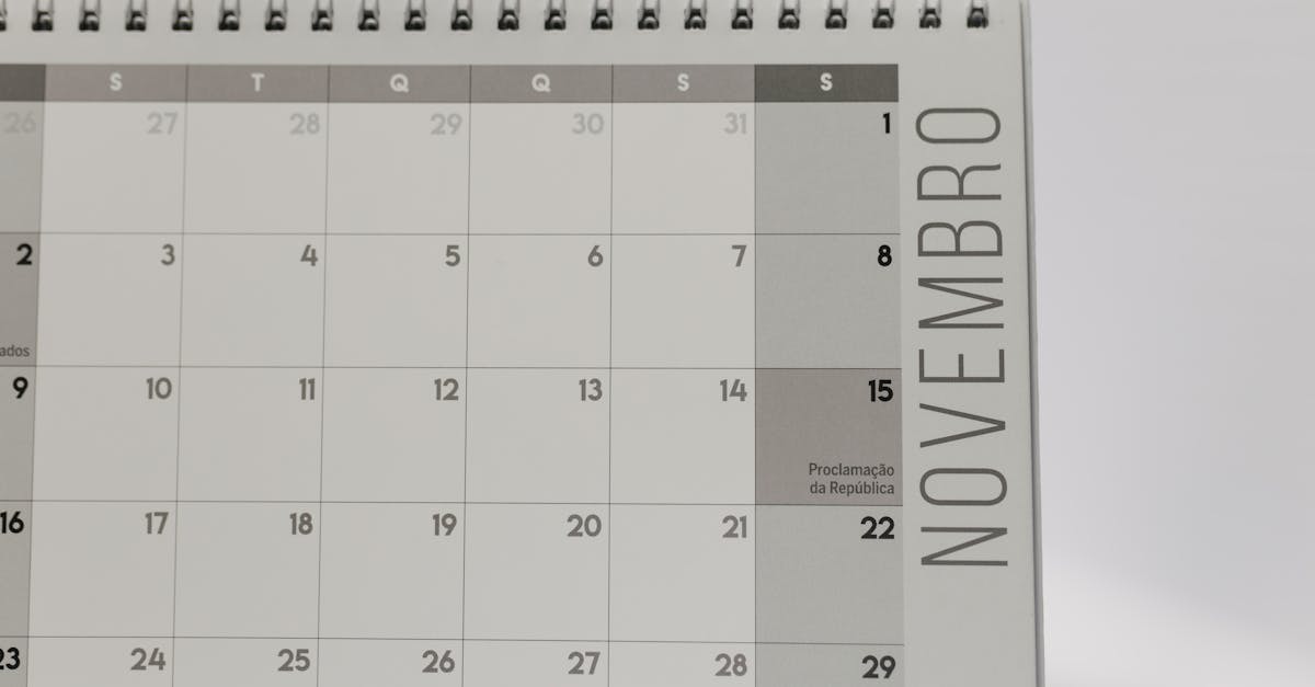 Minimalist November calendar page with spiral binding and highlighted Republic Day in Portuguese.