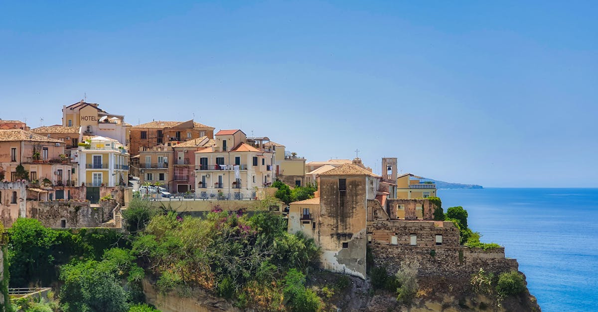 Charming view of Pizzo, Calabria overlooking the Tyrrhenian Sea under a clear blue sky.
